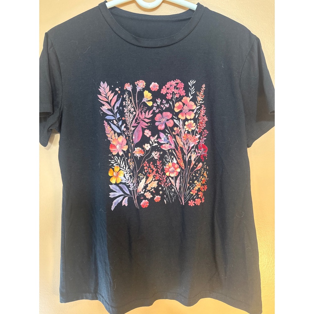 Wildflower Botanical Graphic T-Shirt Black Floral Print Crewneck Tee Medium